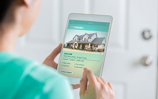 How Should Sellers Price Their Homes to Attract Buyers While Maximizing Value in Ohio?